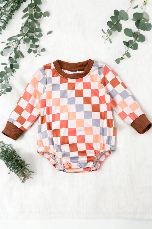 CHECKER PRINTED LONG SLEEVE INFANT ONESIE.